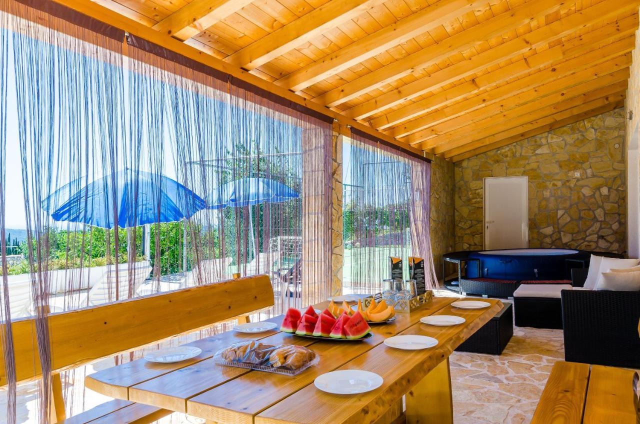 Villa Mateo With Private Pool Gruda Екстериор снимка