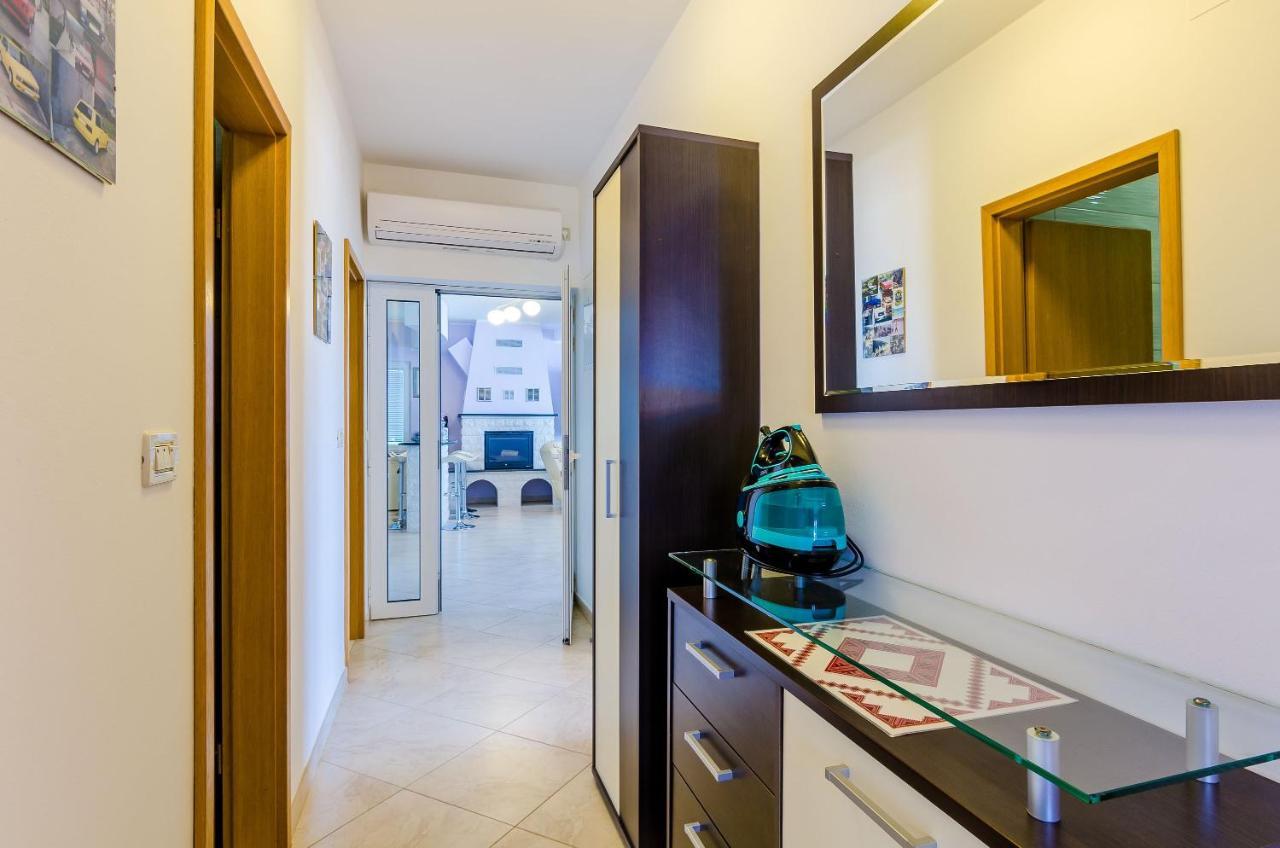 Villa Mateo With Private Pool Gruda Екстериор снимка