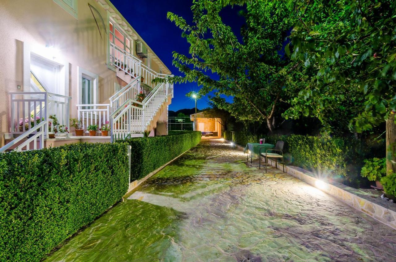 Villa Mateo With Private Pool Gruda Екстериор снимка