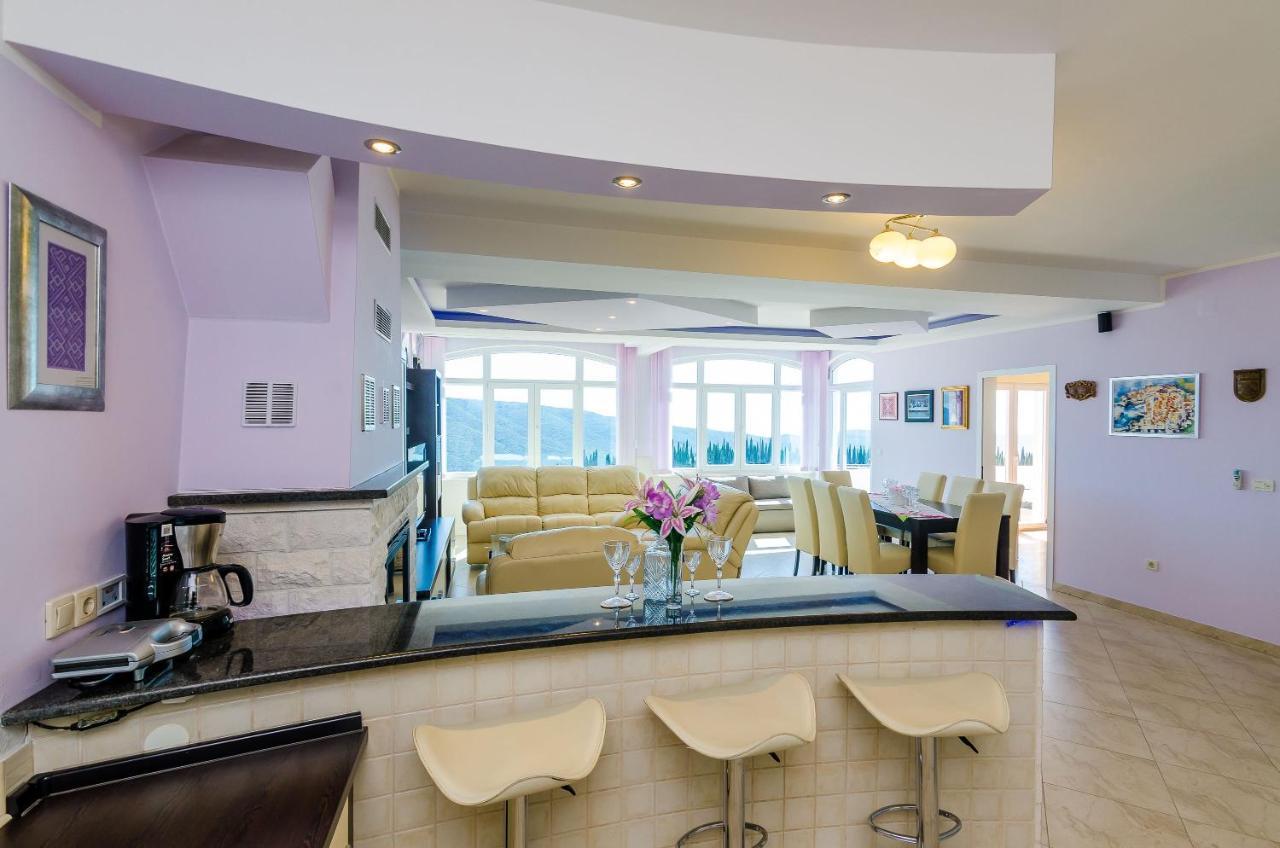 Villa Mateo With Private Pool Gruda Екстериор снимка